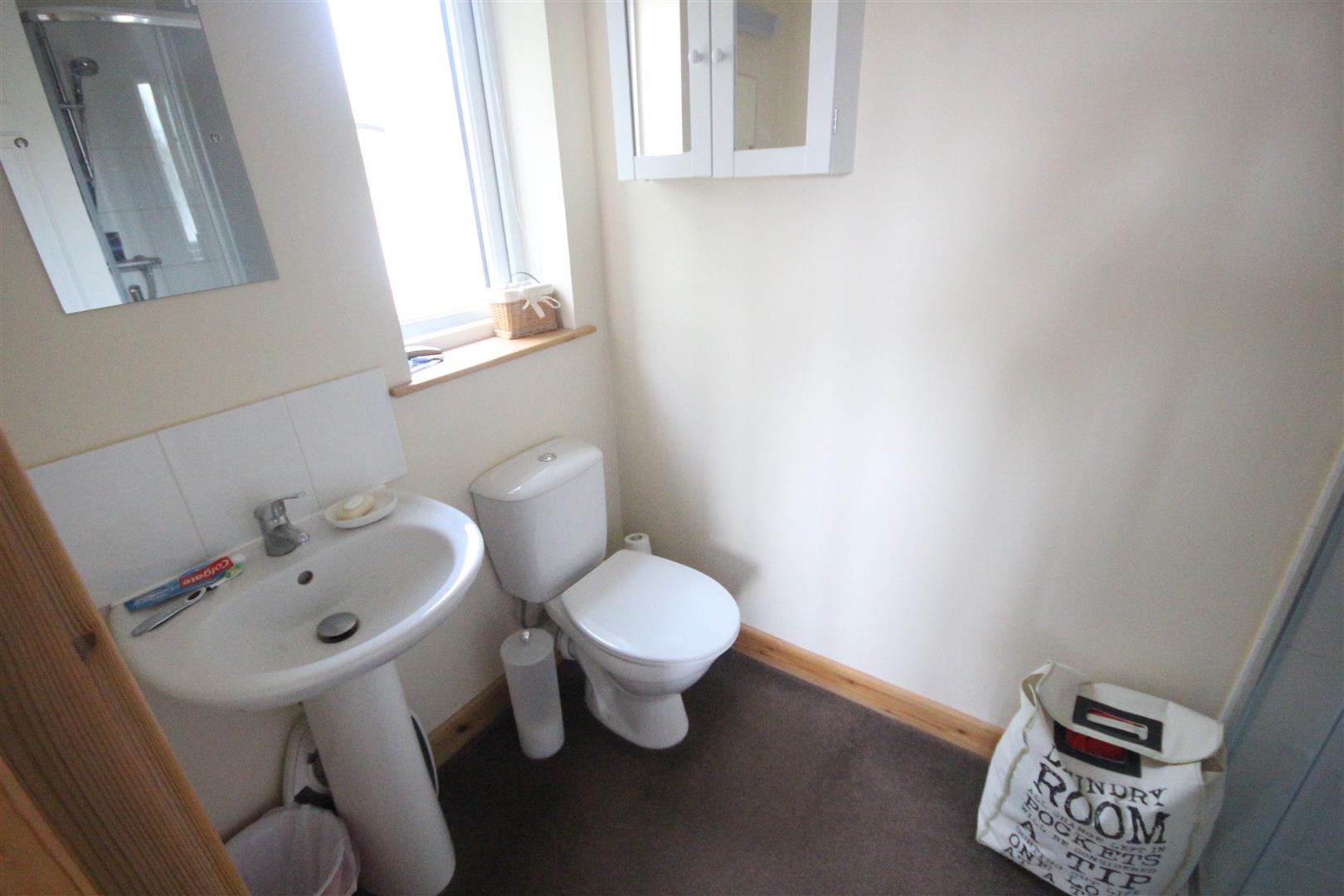 4 bedroom semi-detached house Let Agreed in Earby - IMG_8379.jpg